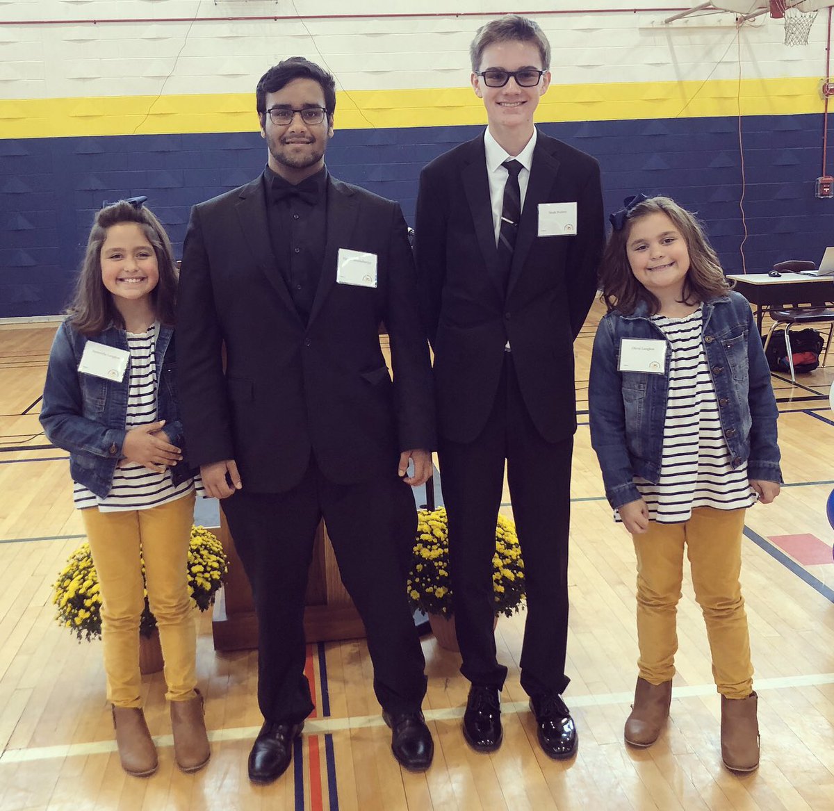 TLangkos's tweet photo. Thanks @FoundationSAS and @MrsWSCHS for an Inspiring afternoon....Thanks to @SeanESkelly for the invite.....and #GoHornets #Redglassesmvmt #GoSamAndOlivia #RoboticsIsCool ๐ #SasCompass #SupportTeachers https://t.co/zqPH1C5oLX