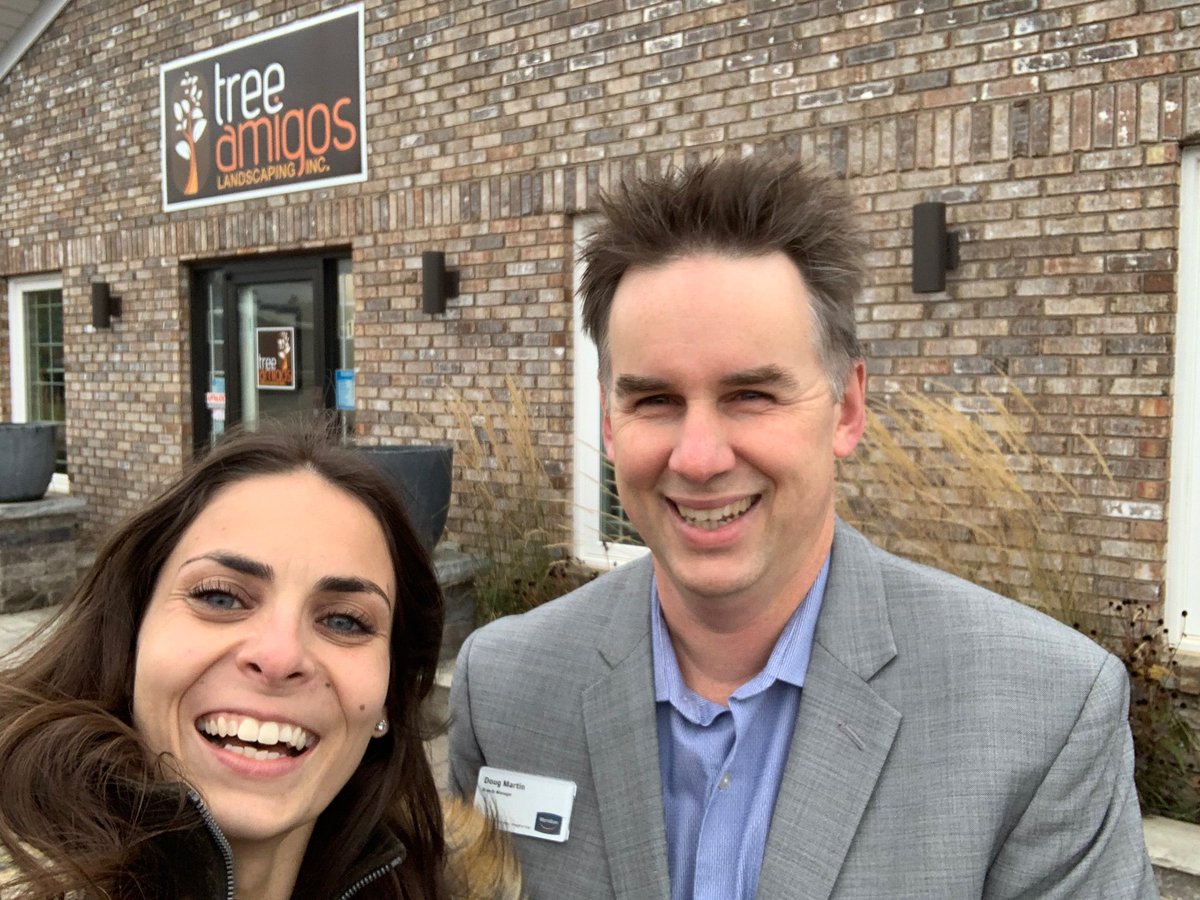 cassandrra's tweet photo. A little windy as we visit @TreeAmigos1! Wish my lawn looked like that! 🍁🌳 @mcu_bizbanking  #MeridianSmallBusinessMonth https://t.co/YoOf145RIk