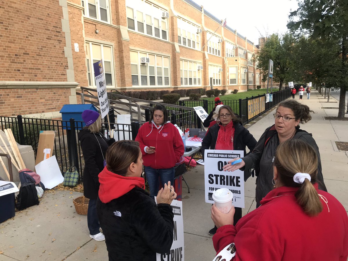 AndrewParece's tweet photo. @CTULocal1 Let’s go CTU and SEIU. Prussing! #PutItInWriting https://t.co/lD5GzJS0ml