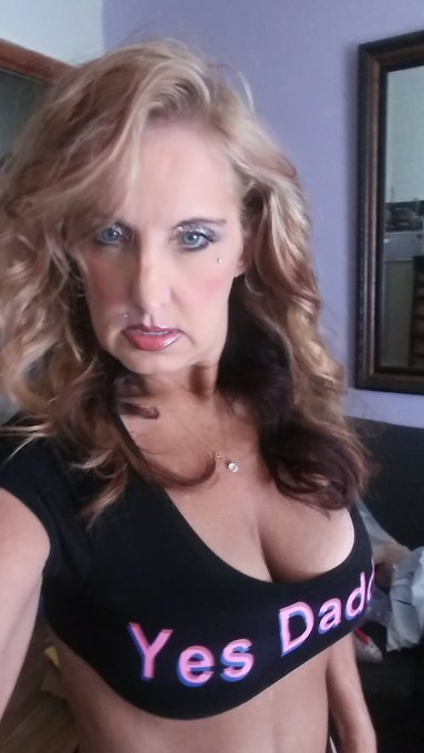 I'm on CB. Calaentemichele. MFC. Sexiemichele https://t.co/JxwJ4j8M5O