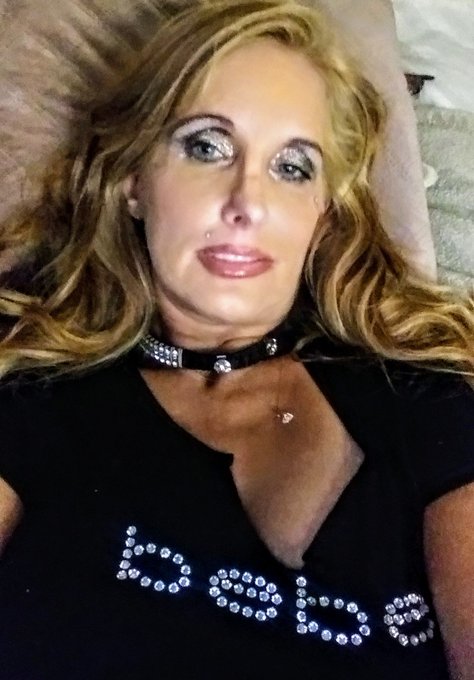 I'm on CB. Calaentemichele. MFC. Sexiemichele https://t.co/JxwJ4j8M5O