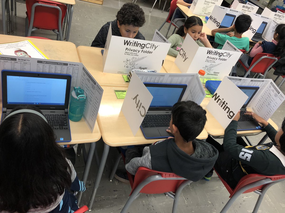 MissNapolitano's tweet photo. Becoming #GoogleExperts already with #GoogleClassroom and #Forms for our #WaterCycleQuiz today πͺπΌπ» #DigitalLiteracy @25Lafayette https://t.co/6FYEFNUU8D