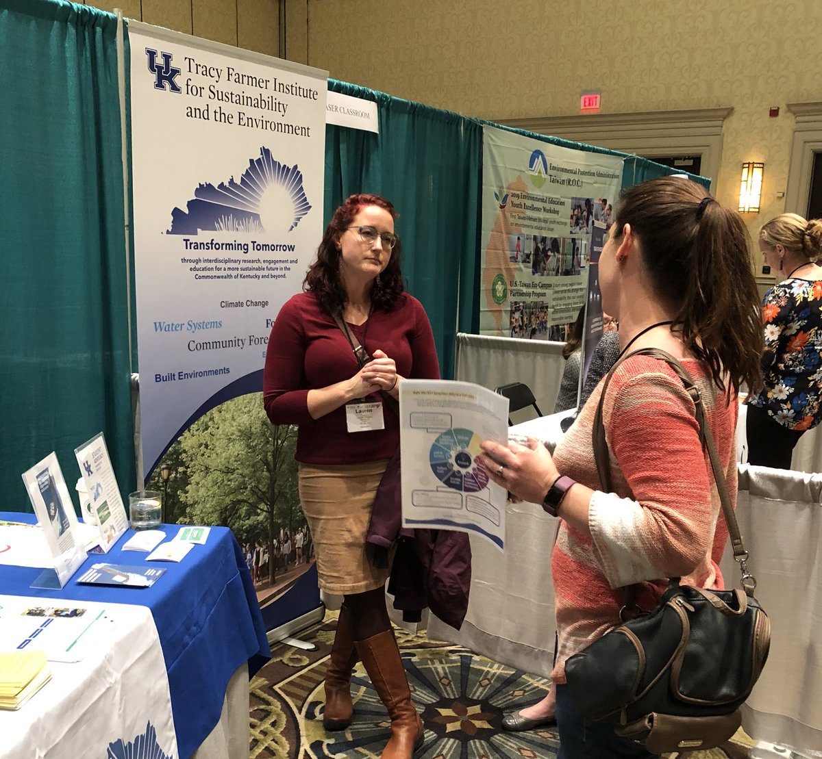 Another energizing day at #NAAEE2019. @lecagle discusses Kentucky Climate Consortium <a href="/UKTFISE/">UKSustainabilityInst</a>