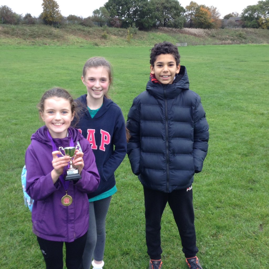 HeathfieldCP's tweet photo. Amazing team win for our Y3/4 boys and girls team @EssaAcademy tonight. Special mentions for Emily and Maliha coming in 1st &amp; 3rd in the girls race. Thanks to our parents/carers for your support. @PrimeSportsNW @lisafathersAFL @BoltonHS @bolton_sport @HealthyMindUK @_thedailymile https://t.co/mS65d4UTdS