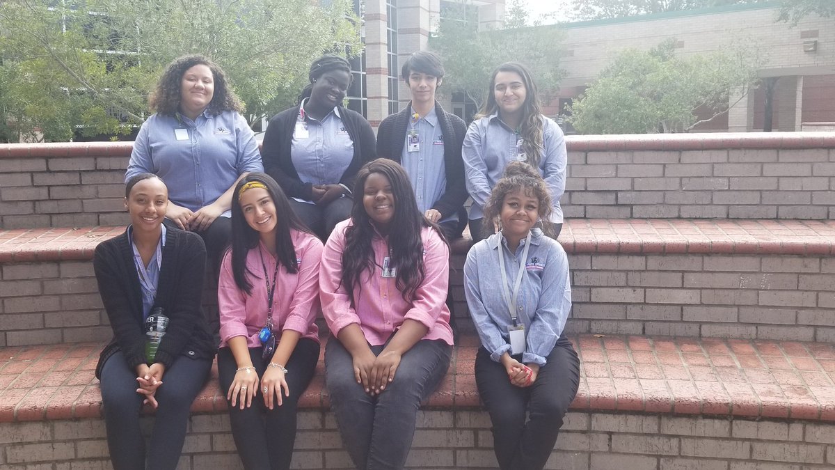 Future #CFISD Educators! On our way to @CFISDAndre to work with some amazing teachers and kiddos. @CySpringsHS #AllDayEveryDay #OurLegacyBeginsToday #futureleaders #futureteachers #teachloveinspire #careerskills