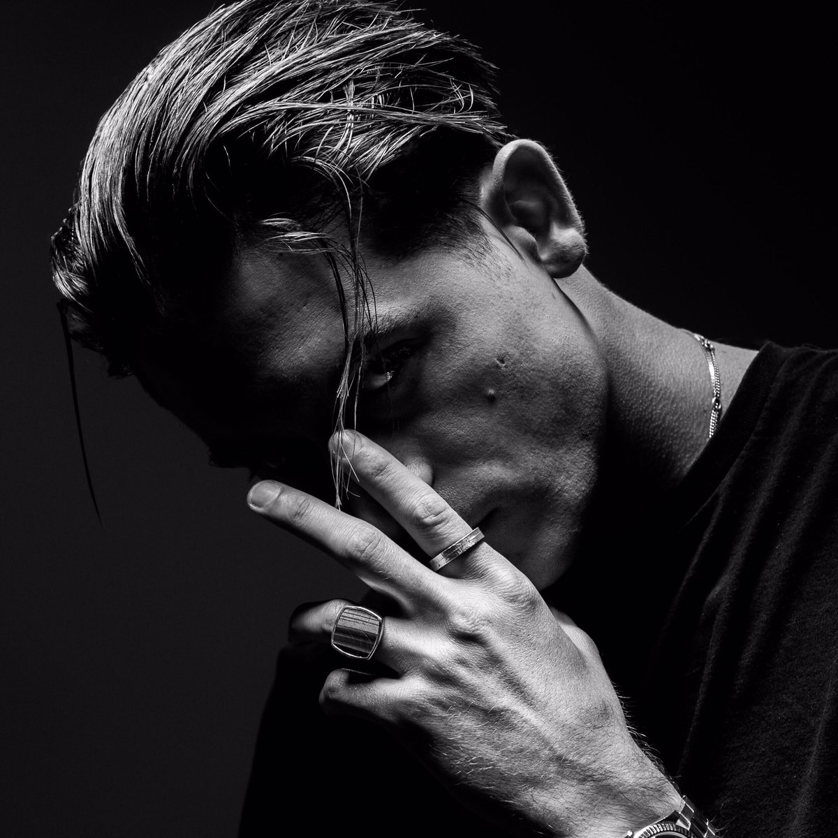 G_Eazy's tweet photo. Scary Nights 9PM PST 🤭https://t.co/o7TgUnT72d https://t.co/w8t4OpZzOp