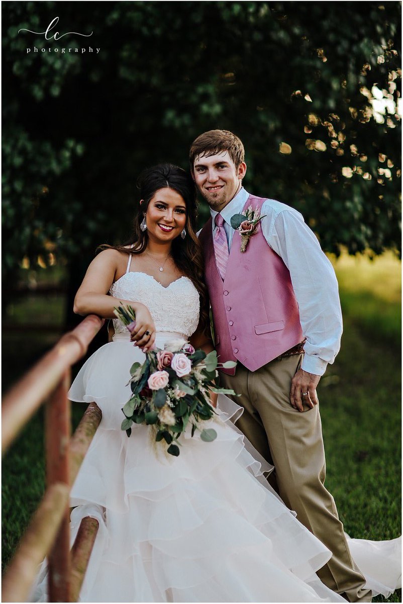 Amandaa_Kelly1's tweet photo. proud to say I married the love of my life 🥰 https://t.co/T8SW4gB6qu
