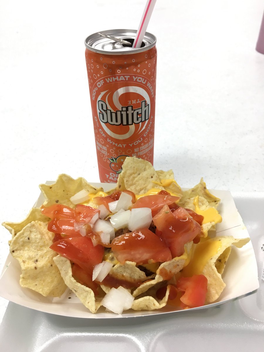 Akko Na Twitteri 映画館のナチョスって多分トルティーヤチップスにチーズかけただけですよね メキシカンレストラン等でサーブされる ナチョスは野菜や豆やハラペーニョなんかが沢山のってて美味しいですよ