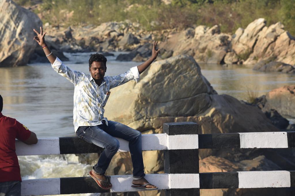 MrSagarSwain1's tweet photo. Odisha most tourism place #bhimkunda 
#beautyful
#natural https://t.co/pCuhX6M7av