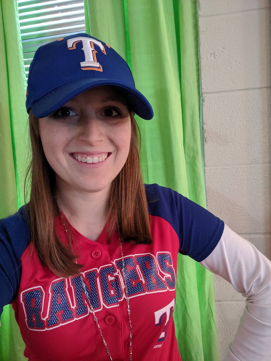 KateStockwell17's tweet photo. Supporting the Texas Rangers on Team Day! @Apollo_JH #ApolloSTEM https://t.co/judsld6Zol