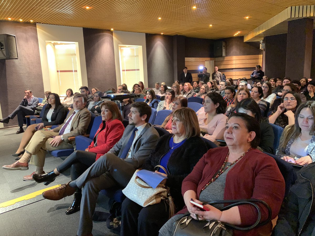 Seremi <a href="/segegob/">jaim</a>XII <a href="/alejandra_msgg/">ALEJANDRA MUÑOZ QUIROZ</a> destacó la capacitación a 120 funcionarios públicos que realizó la directora del Observatorio @segegob <a href="/ValeriaPonti/">María Valeria Ponti</a> sobre la Ley 20.609 “Como <a href="/GobiernodeChile/">Gobierno de Chile</a> trabajamos por la #inclusión y la #NoDiscriminación, queremos un #Chile más justo” 🇨🇱