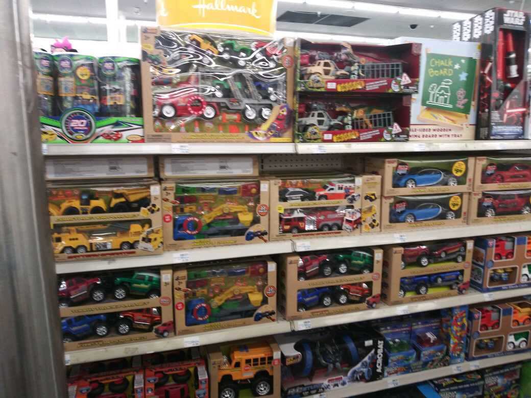 Toni Murphy (@tmurphy1963) on Twitter photo Santa said get down here quick and see the frozen toys! Santa said get down here quick and see the frozen toys!