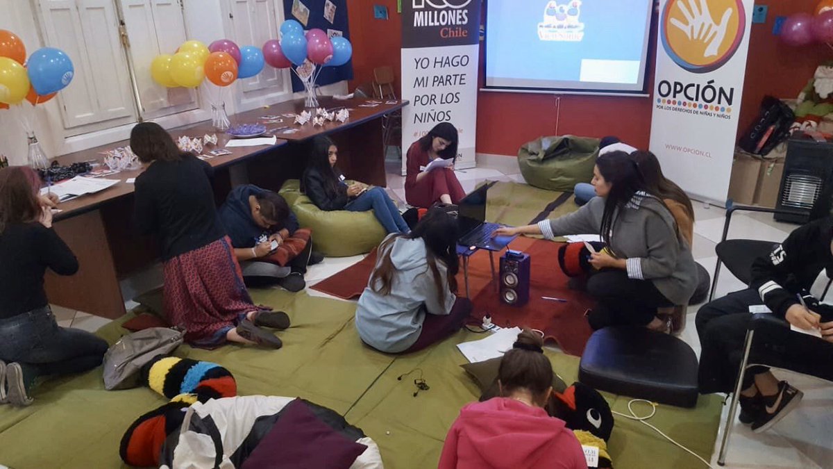 corp_opcion's tweet photo. El Zonal Centro Norte de @corp_opcion conmemoró el #DíaInternacionalDeLaNiña con una actividad para las jóvenes y niñas atendidas por los Programas de Protección Infanto Juvenil (CEPIJ) en Santiago y Santiago-Estación Central. Más información 👉 https://t.co/my20n92mXm https://t.co/QrjsPwGpBx