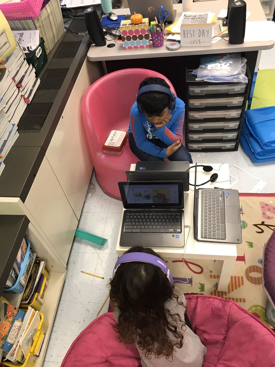 OfeerK's tweet photo. Having an Epic time with our Epic Books 💻📚 #rockgrnj #teambyrd https://t.co/wEPqhUCIT5
