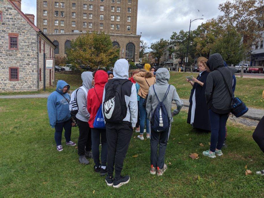 SalisburySchool's tweet photo. 8th grade trip to historic Bethlehem!  #stsd8 #YourSalisbury https://t.co/BGi3QkcvwV