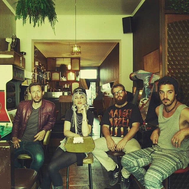 2SootheTheSoul's tweet photo. Lung by @HiatusKaiyote is pure adrenaline. Like jumping off a cliff into the icey waters below. Or, speeding down an an autumn road at night with the windows down. No matter how if feels to you , there is no denying it makes you FEEL.
 https://t.co/DlsyCoh23m
#Songoftheweek https://t.co/xspjVCUfY4
