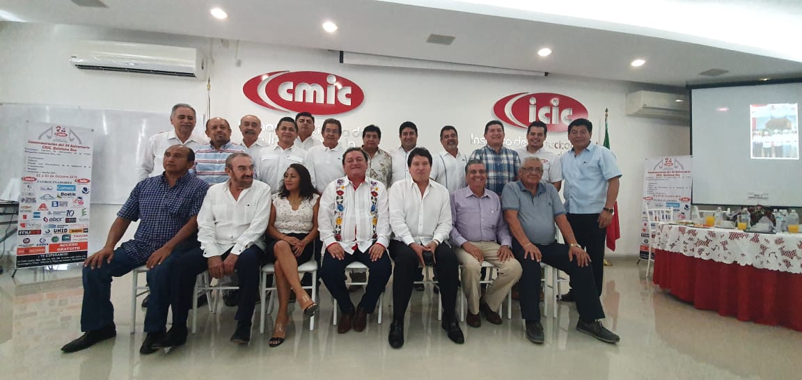 asdrubalSierraM's tweet photo. #SerConstructor hoy cerramos el 34 aniversario de la @CMICqroo y tuvimos el honor de tener la presencia de nuestro presidente nacional @EduardoRmzLeal @cmicnacional https://t.co/5p0gOK16bQ