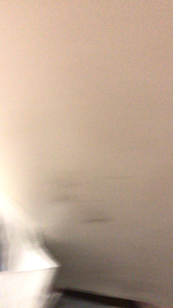 BORN_to_create_'s tweet image. 시야가 이 정도 흐려지면 술에 취한 것이다.