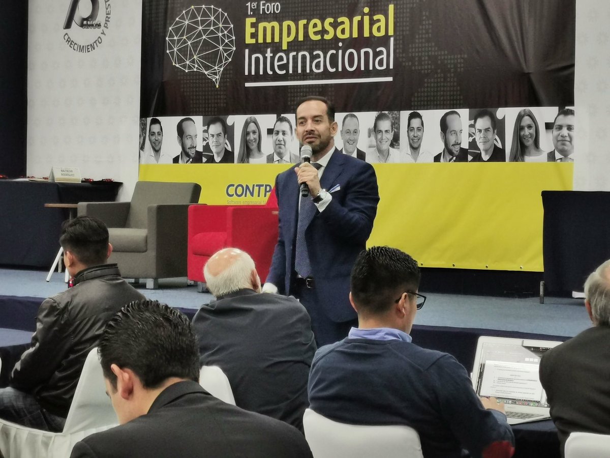 colegiocpmexico's tweet photo. Francisco Espinoza Teja, CEO de #DAQUA participa en el 1er Foro Empresarial Internacional, habla de la transformación digital en los negocios, #bissinesintelligence, #internetdelascosas e #inteligenciaartificial. https://t.co/f3k5f72WgM