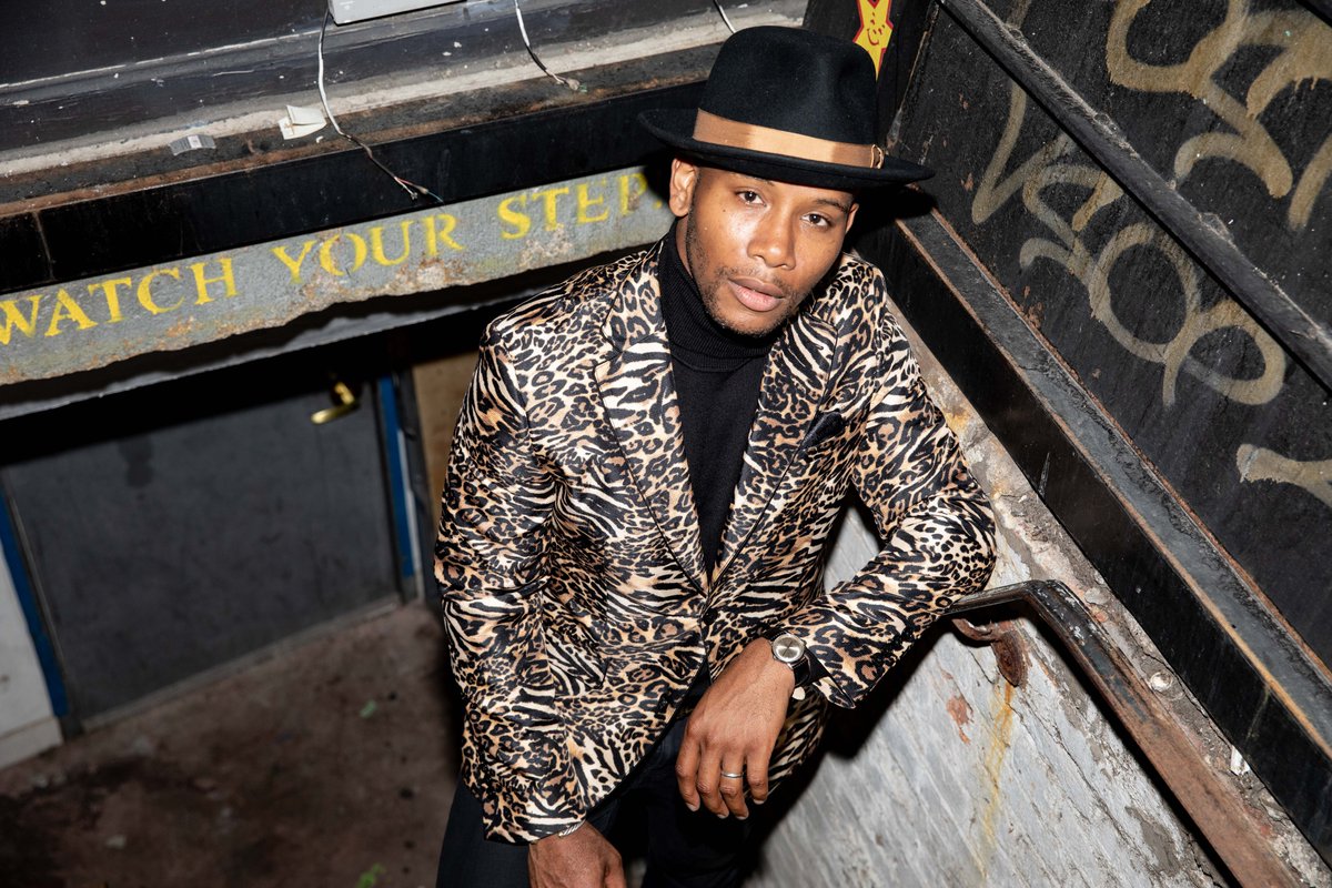 MensStylePro's tweet image. Animal Print Night Moves w/ @TalliaOrange now on mensstylepro.com/2019/10/17/tre… | 

#sponsored #Tallia #TalliaOrange #MensStylePro #mensstyle #style #mensfashion