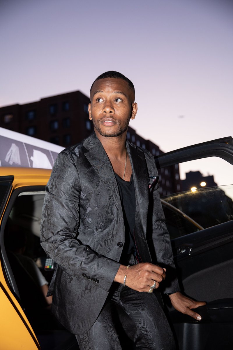 MensStylePro's tweet image. Animal Print Night Moves w/ @TalliaOrange now on mensstylepro.com/2019/10/17/tre… | 

#sponsored #Tallia #TalliaOrange #MensStylePro #mensstyle #style #mensfashion