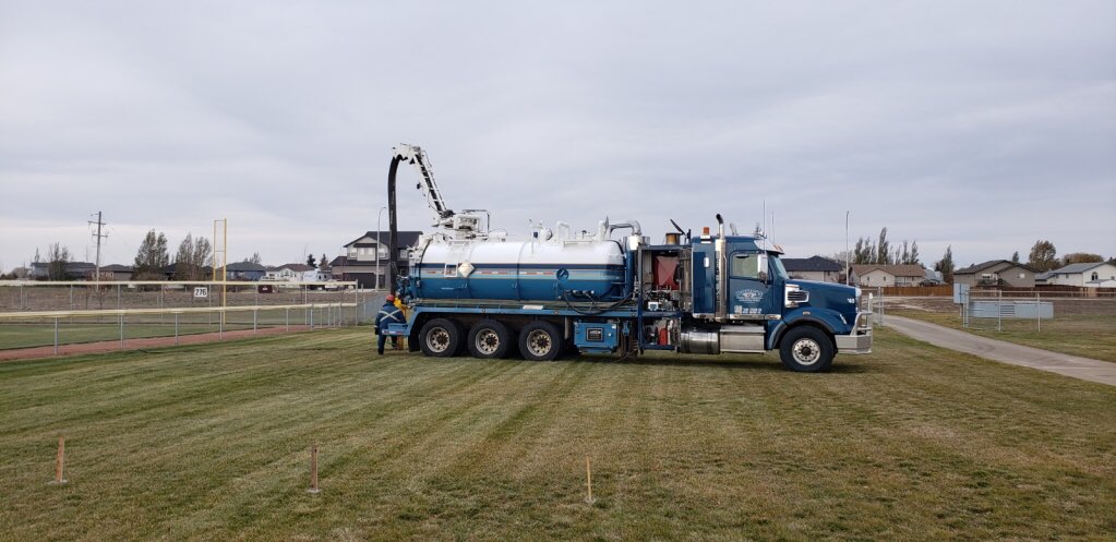 BrooksMinorBall's tweet photo. We’d like to Thank Doug’s Vac for your work on getting things ready for the batting cages that will be going up at the Brooks Regional Ballpark and the West End Diamonds!! @CityofBrooks #BP #Practice #DevelopingHitters https://t.co/wqhwGQzFcx