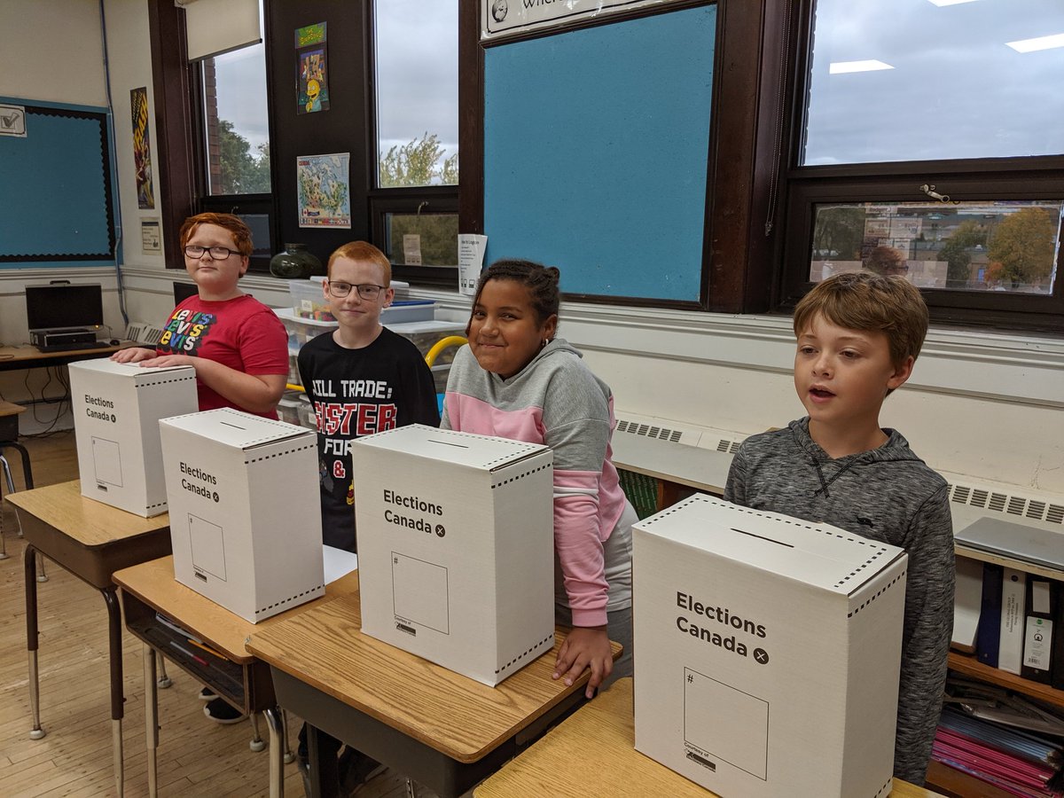 MrCampbell2's tweet photo. We're excited and ready for #StudentVoteCanada tomorrow. #onted @GEDSB @MajorBallachey @studentvote @CIVIX_Canada https://t.co/uZonC2JPUX
