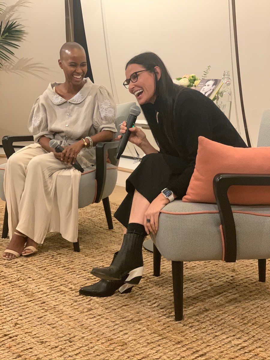 justdemi's tweet photo. Such a wonderful conversation with #SheaRose at @the_wing in Boston last night. Thanks to everyone who came out, it was a joy to meet you. See you tomorrow DC! #insideoutbook https://t.co/jZ1duIcQXj