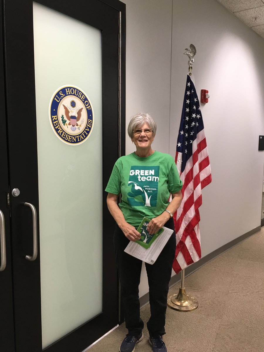 GreenTeam_IL's tweet photo. Special delivery! #GreenTeamIL volunteers have been visiting the offices of @RepUnderwood and @RepCasten this week, handing off our postcards and petition signatures to send this message: we're ready for #100by50! #greenteamaction https://t.co/DOzq03b64h
