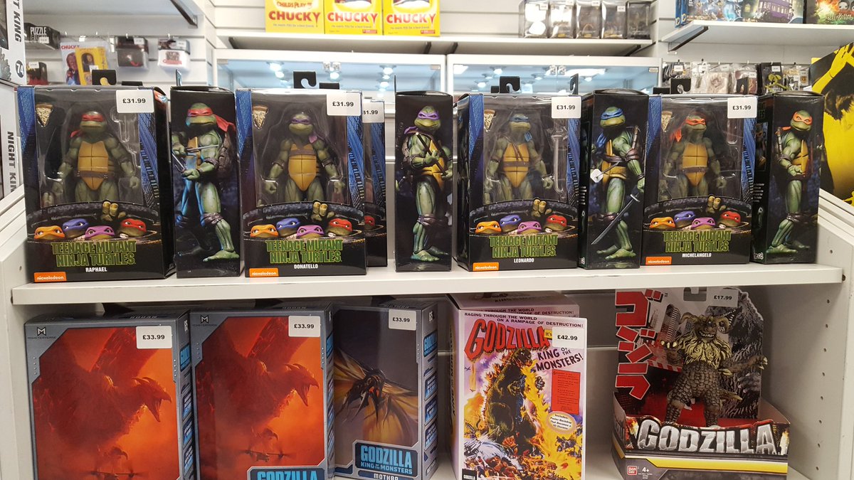 Eggmanstudiosig's tweet photo. Lots new @ForbiddenPlanet #fpnewcastle today #Hasbro #starwarstheblackseries #clonecommanderfox #TheRiseOfSkwalker #c3p0 #starwarsthevintagecollection #TheMandalorian #FunkoPop #popvinyl #neca #teenagemutantninjaturtles @FanthaTracks @markyj71 @bossksbounty @yak_face @tomwaugh79 https://t.co/32sDeDJrH9