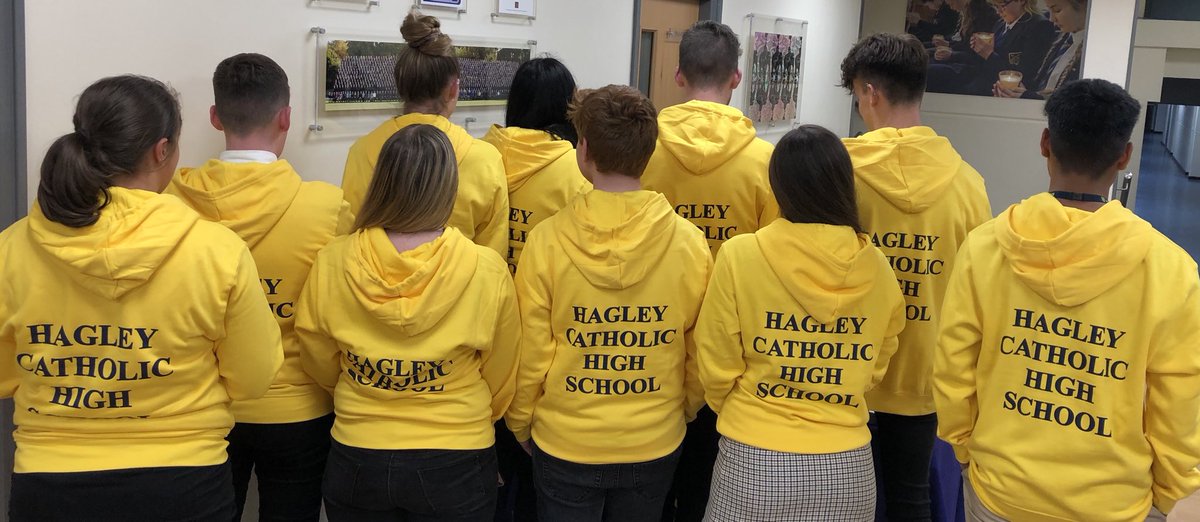 principal_HCHS's tweet image. Our fabulous sixth form Ambassadors @_HCHS ⁦@Hagley6thForm⁩  in their new hoodies #howsmart #howbright