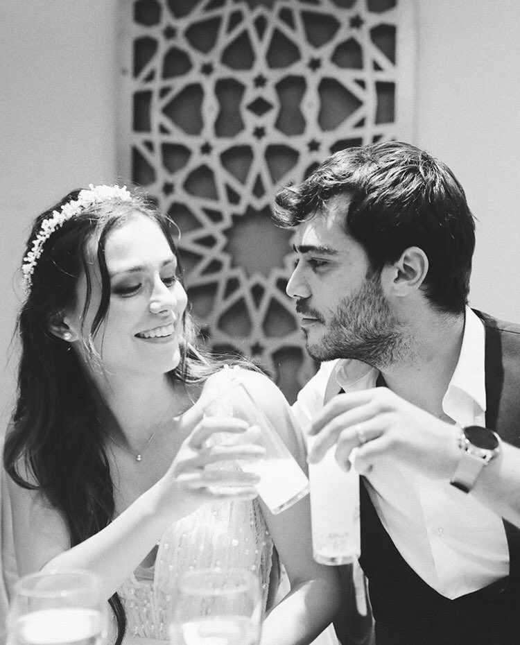 moonborrn's tweet photo. ilk defa bi düğün fotoğrafına düştüm https://t.co/kuiC9GyySH
