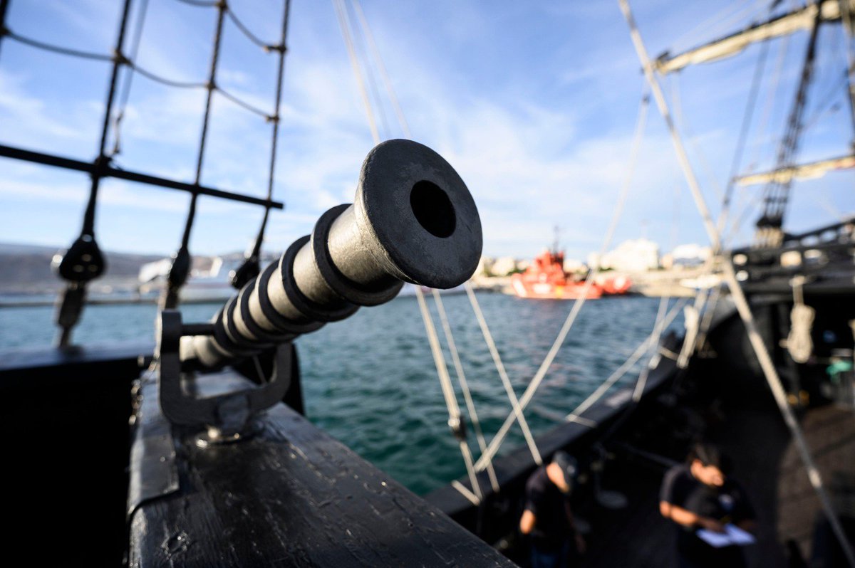 RamonFPM's tweet photo. ⛴ Estas joyas estarán atracadas en el Muelle de Levante hasta el 27 de octubre.
Os animo a visitar la Nao Victoria y el Galeón Andalucía y conocer así la mayor aventura marítima de todos los tiempos.🧭🌊
#AlmeríaSaleGanando👍 #naovictoria #galeonandalucia https://t.co/lU9FhigGCQ