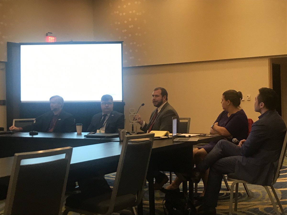 Part 1 of the schools and #digitalequity workshop: <a href="/ShawnChangWR/">Shawn Chang 🇺🇦🇹🇼</a>, <a href="/ExecDirETS/">Bill Brown</a>, Andrew Epting, <a href="/michaelmflood/">Michael M. Flood</a>, and Meagan Foster talk about Wi-Fi on school buses as a tool for the #homeworkgap! #AnchorNets2019