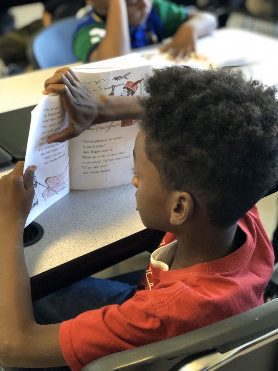 barrettschool's tweet photo. Barrett students love to drop everything and read! #BarrettPRIDE #BCSReads @BhamCitySchools @BetterBasics https://t.co/BNJfQkF2mK
