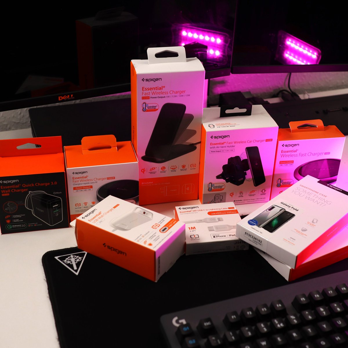 technologytonic's tweet photo. The nice guys at Spigen sent me over all these #poweraccessories and #mobilecases Video coming soon.
Check out my bio for link to my YouTube channel, thanks.
#spigen #wirelesscharger #fastcharger #quickcharge #galaxyfold #carwirelesscharger #fastwirelesscharger #lightingcable https://t.co/9sMqoiVNW1