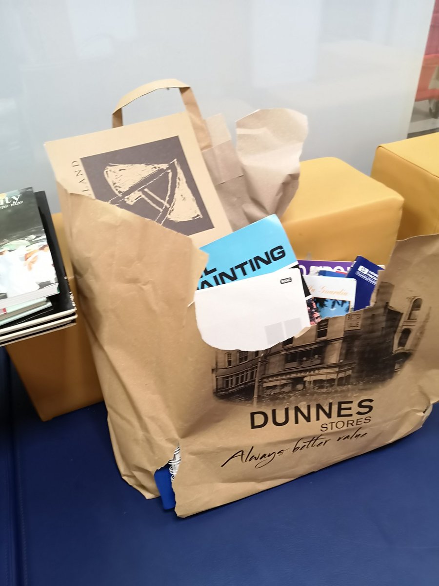 shinyshona's tweet photo. Please don't do this.
#notadump
#librarylife
#MaynoothLibrary https://t.co/63DdLkEVxH