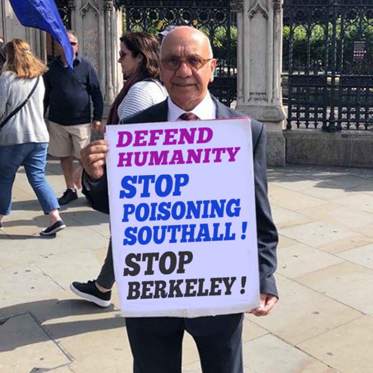 SouthallGaswork's tweet photo. .@VirendraSharma's campaign to 'win over' local Labour party members who voted against him has begun in earnest.

The @XRLondon activist claims he will lie down in front of  bulldozers at #SouthallWaterside to make sure local schoolchildren can breathe clean air! https://t.co/fAtUs2aiYY