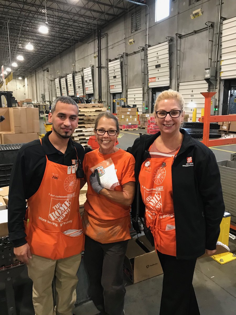 alacockthd's tweet photo. RDC 5034 associate recognition!! https://t.co/mfpsholLR6
