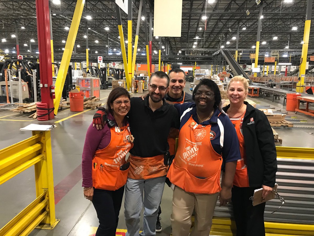 alacockthd's tweet photo. RDC 5034 associate recognition!! https://t.co/mfpsholLR6