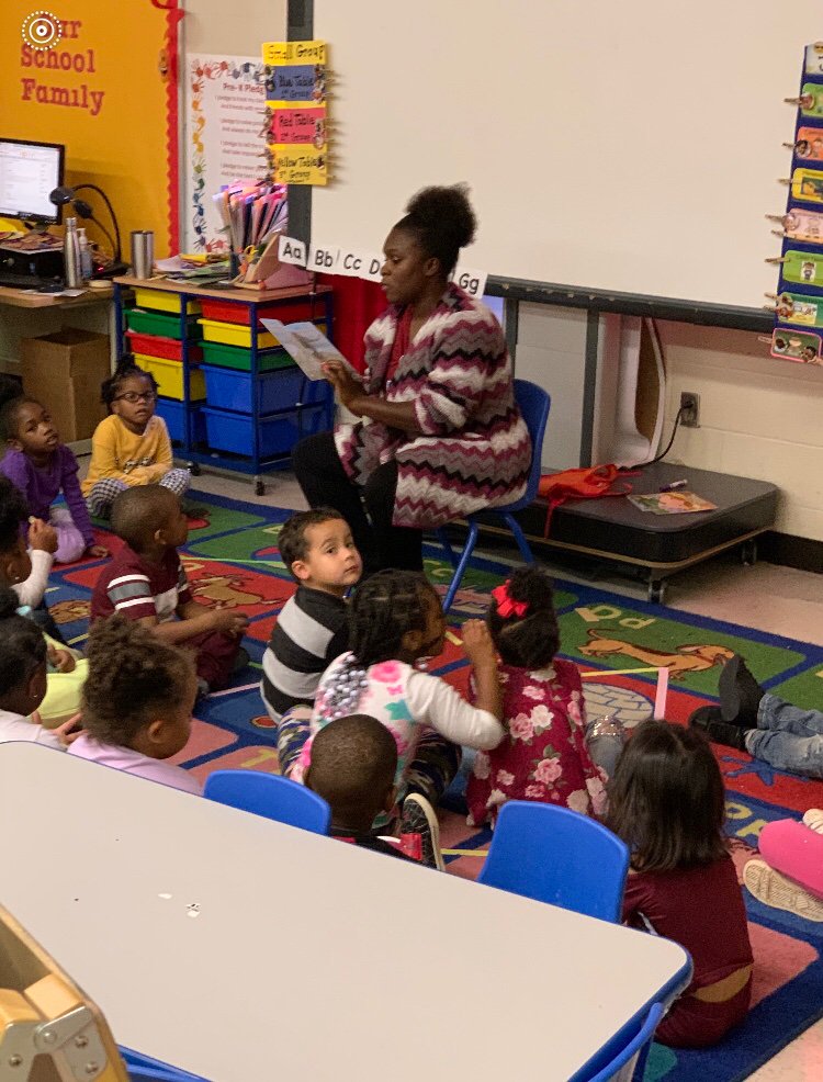 MediaOnaMission's tweet photo. #BCSReads #BirminghamCitySchools #Hemphill @BetterBasics @BhamCitySchools https://t.co/8C7eZiZ6lB