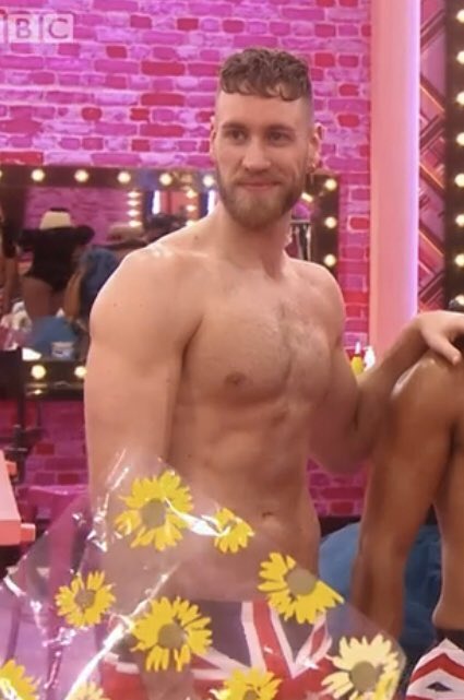 wflockton's tweet photo. Lord #Willingbottom just gets hotter and hotter! #RuPaulsDragRaceUK https://t.co/IHXfZwpiVH