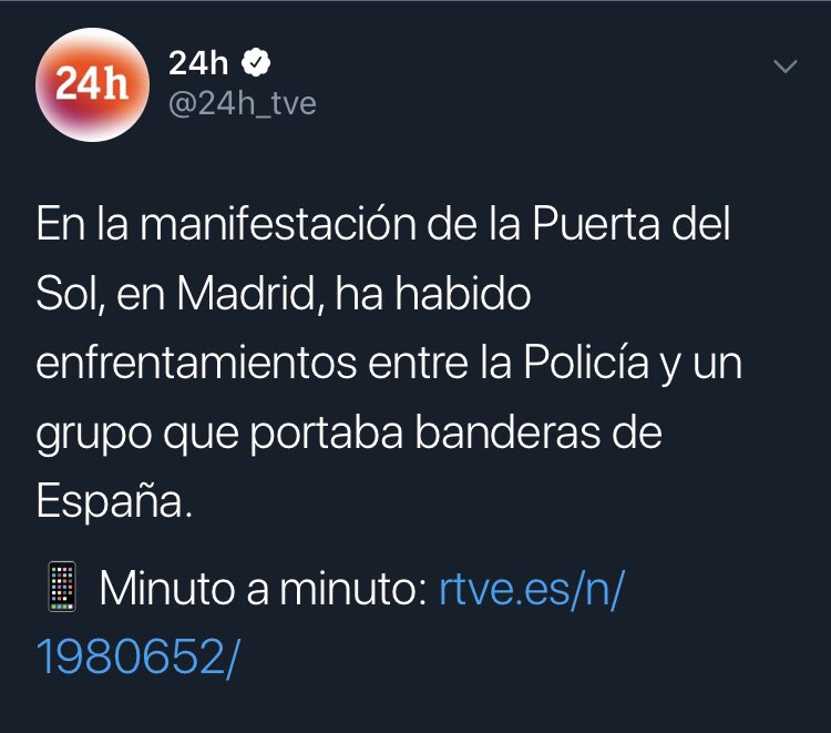 Miquel_R's tweet photo. Titulares como estos sabiendo que eran una panda de nazis haciendo el saludo nazi y con banderas nazis. 

Luego el gremio cierra filas y se indigna cuando gritan “prensa española manipuladora”. 

Quien decide estos titulares está haciendo un flaco favor a sus compañeros. https://t.co/eUWTlMSkut
