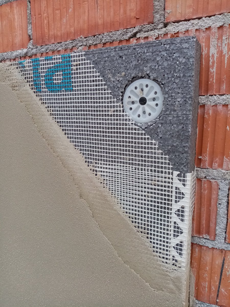 BioSate's tweet image. Muestra del Aislamiento térmico exterior en obra nueva.
Vale más de lo que cuesta