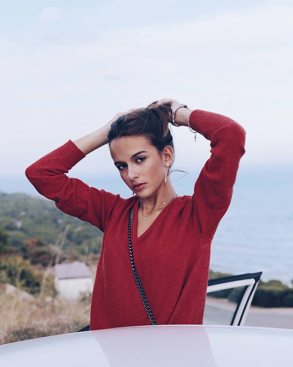 MariaQMCJ3's tweet image. Sueter, bolso y pendientes Lontananza Moda
. 
#lontananzamoda #teen #modateen #converse