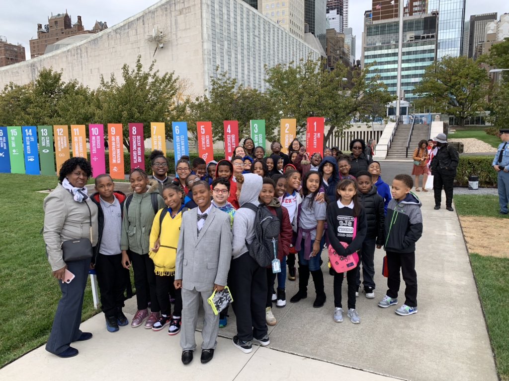 GJS284's tweet photo. Amazing day at the @UN honoring the International Day for the Eradication of Poverty #UNGA #EndPoverty #TigersAchieve #LegendsAreMadeAtGJS #CommunitySchools https://t.co/1QHOiJhex4