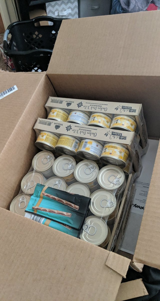 live2create13's tweet image. Left is @Petco and right is @Chewy . I have a diabetic cat who will only eat that one food so I buy alot of it. The package from Petco is from a month ago. The package from Chewy is today. I'll be shopping from Chewy from now on. I still love Petco just not their delivery.