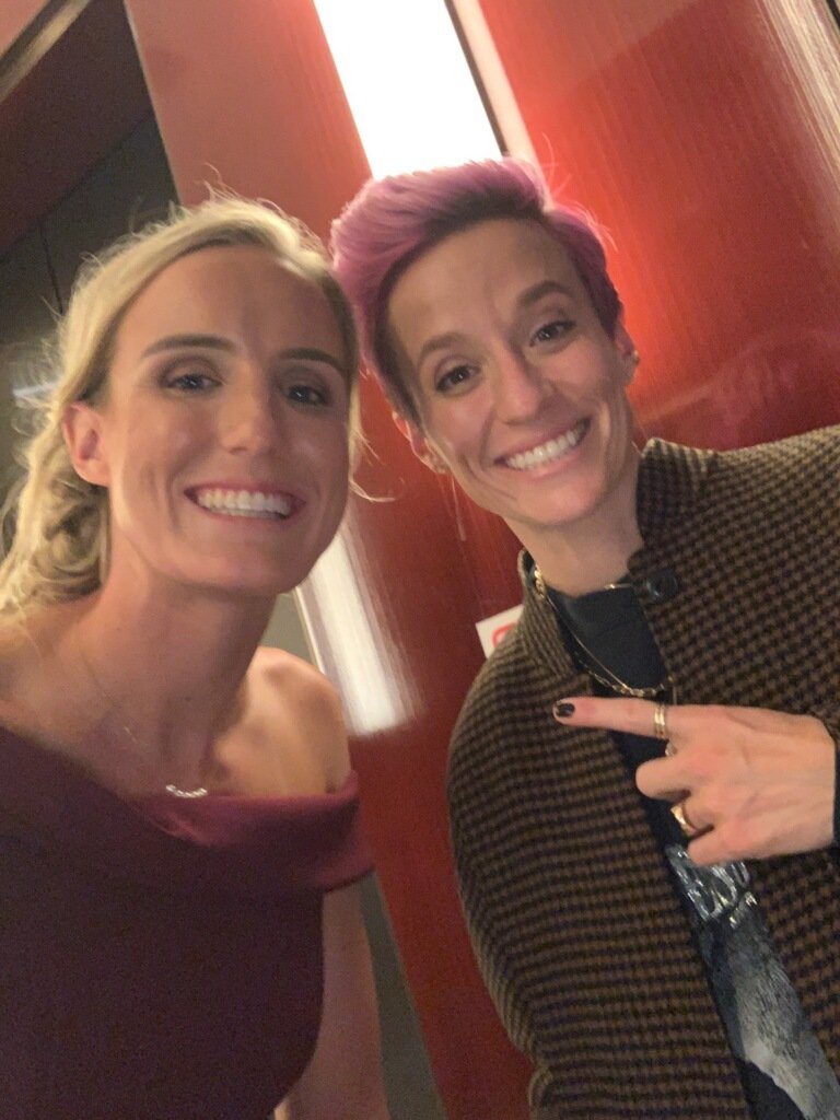 Just a couple of ballers hanging at the #WSFAnnualSalute.

<a href="/makenziefishy/">Makenzie Fischer</a> and <a href="/mPinoe/">Megan Rapinoe</a>!

🤽‍♀️⚽️ <a href="/WomensSportsFdn/">Women's Sports Foundation</a>