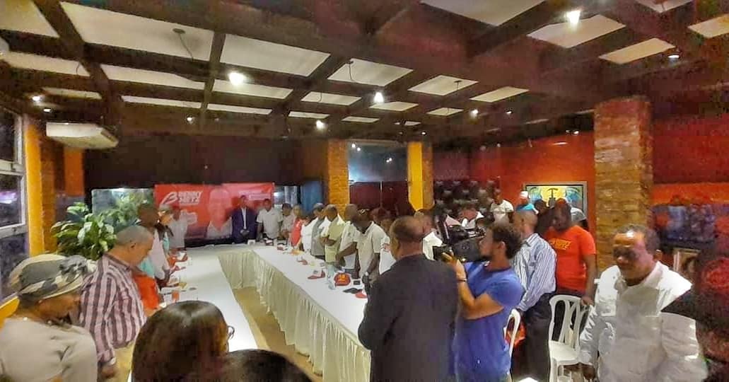 BennyMetz's tweet photo. Presenté mi visión electoral del PRSC en San Cristóbal
Resalté que nuestro @partidoprsc tiene su boleta a nivel provincial completa, teniendo inclusive varios precandidatos en la misma posición como en el caso de la senaduría.
#PorElSanCristobal #QueQueremos #BennyMetzSenador https://t.co/62N9bgwEzI