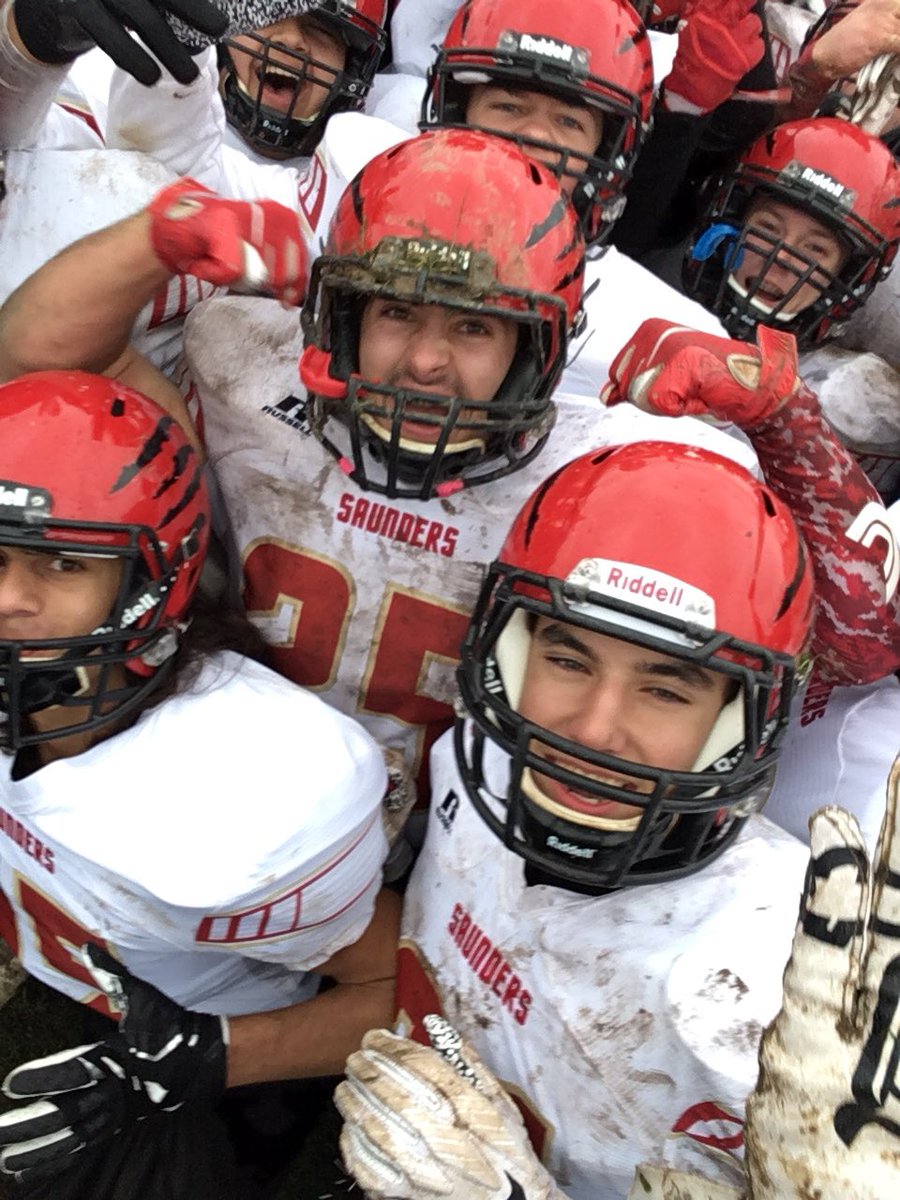 Selfie 5-0!  Saunders Sr 🏈 finished the regular season undefeated. Time to get ready for playoffs but first enjoy #victoryfriday tomorrow!